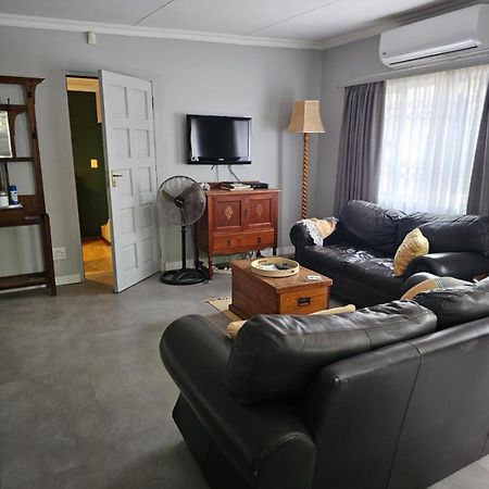 Giraffe'S Rest, Self Catering Studio Apartment White River Eksteriør bilde